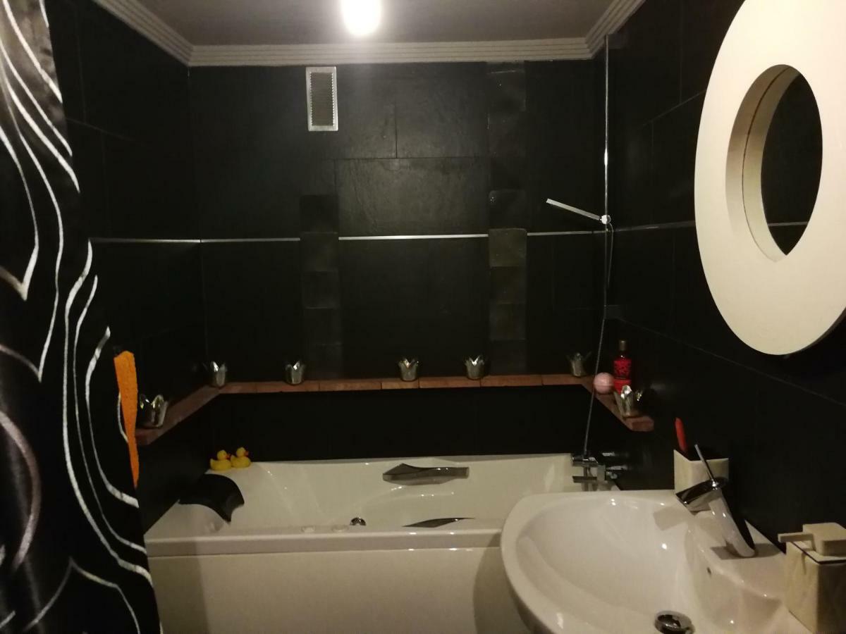 Habitacion Con Garage ビルバオ エクステリア 写真